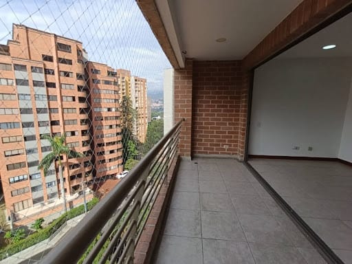 Apartamento en arriendo en Milla De Oro, Medellín · foto 7 de 17