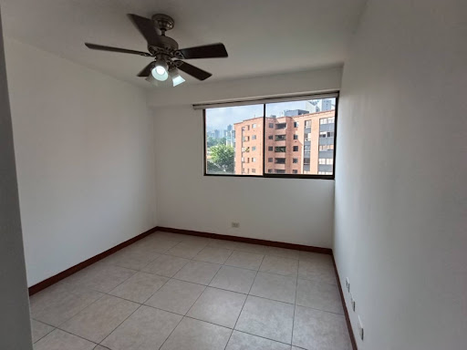 Apartamento en arriendo en Milla De Oro, Medellín · foto 11 de 17