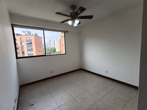 Apartamento en arriendo en Milla De Oro, Medellín · foto 13 de 17
