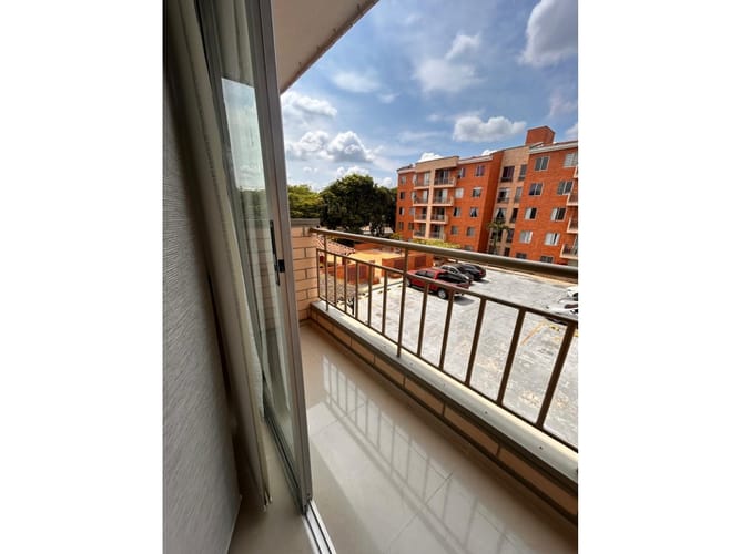 Apartamento de 2 alcobas en venta en Prados Del Limonar, Cali, 70 m² · foto 5 de 24