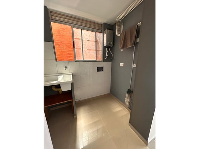 Apartamento de 2 alcobas en venta en Prados Del Limonar, Cali, 70 m² · foto 9 de 24