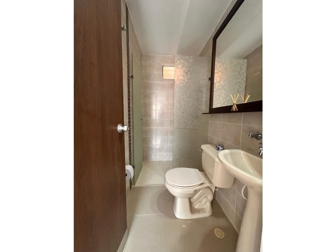 Apartamento de 2 alcobas en venta en Prados Del Limonar, Cali, 70 m² · foto 13 de 24