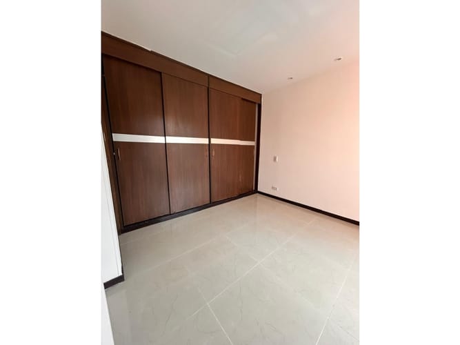 Apartamento de 2 alcobas en venta en Prados Del Limonar, Cali, 70 m² · foto 16 de 24