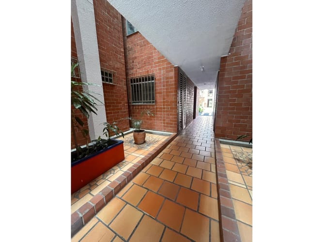 Apartamento de 2 alcobas en venta en Prados Del Limonar, Cali, 70 m² · foto 22 de 24