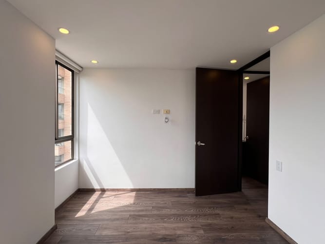 Apartamento de 2 alcobas en arriendo en El Poblado, Medellín, 68 m² · foto 6 de 11
