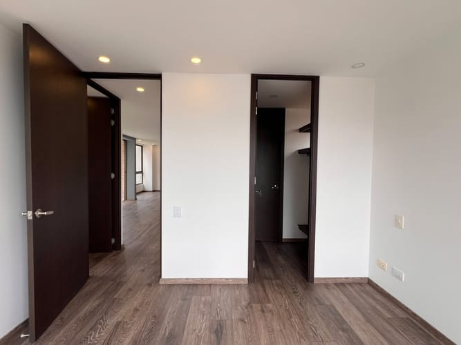 Apartamento de 2 alcobas en arriendo en El Poblado, Medellín, 68 m² · foto 8 de 11
