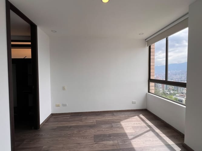 Apartamento de 2 alcobas en arriendo en El Poblado, Medellín, 68 m² · foto 9 de 11