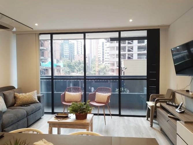 Apartamento de 1 alcoba en venta en El Poblado, Medellín, 63 m² · foto 1 de 13