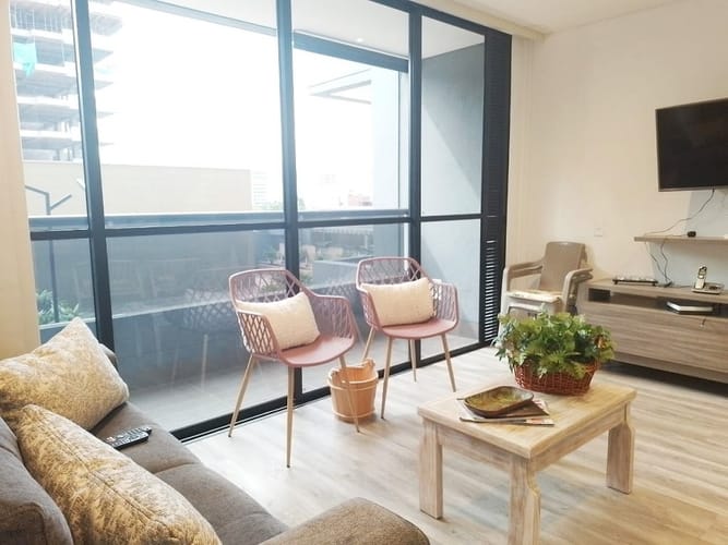 Apartamento de 1 alcoba en venta en El Poblado, Medellín, 63 m² · foto 2 de 13