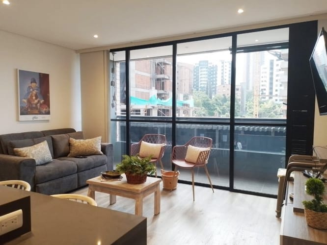 Apartamento de 1 alcoba en venta en El Poblado, Medellín, 63 m² · foto 3 de 13