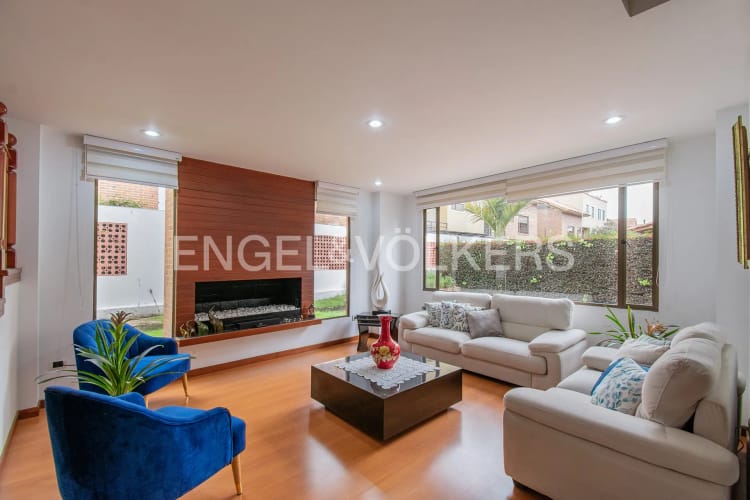 Casa de 4 alcobas en venta en San Jose De Los Nogales, Chía, 286 m² · foto 2 de 20