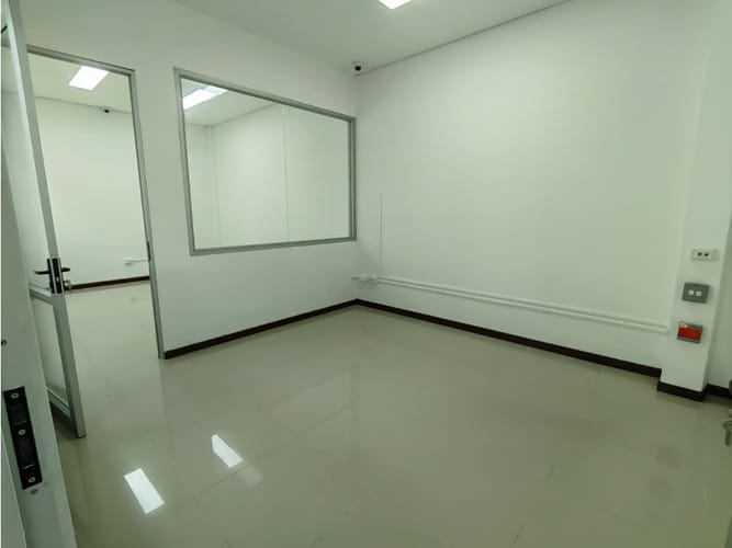 Bodega en venta en Aeropuerto, Rionegro, 213 m² · foto 7 de 8