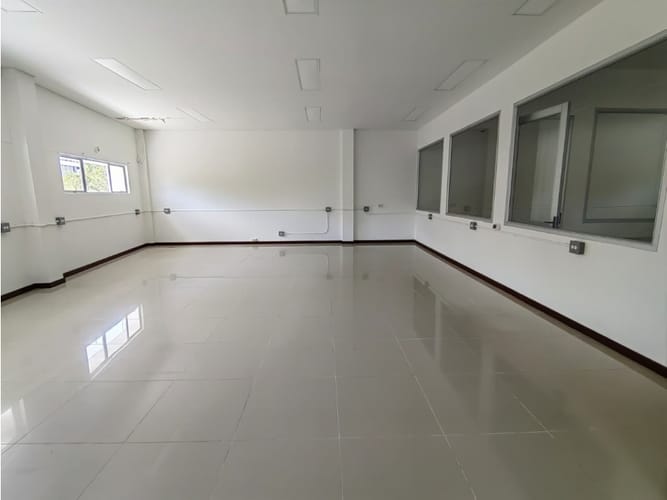 Bodega en venta en Aeropuerto, Rionegro, 213 m² · foto 8 de 8