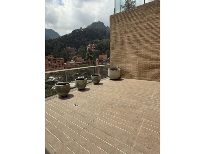 Apartamento de 3 alcobas en venta en Los Rosales, Bogotá, 380 m² · foto 4 de 21