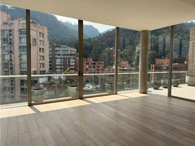 Apartamento de 3 alcobas en venta en Los Rosales, Bogotá, 380 m² · foto 7 de 21