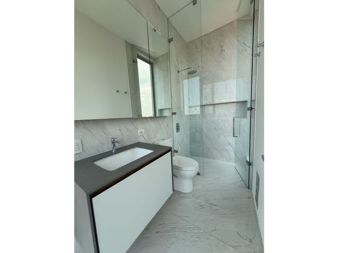 Apartamento de 3 alcobas en venta en Los Rosales, Bogotá, 380 m² · foto 9 de 21