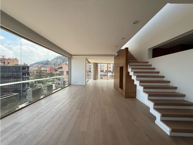 Apartamento de 3 alcobas en venta en Los Rosales, Bogotá, 380 m² · foto 14 de 21