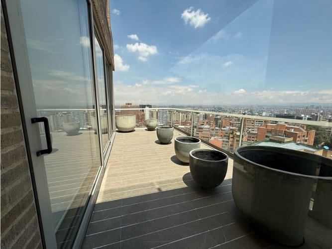 Apartamento de 3 alcobas en venta en Los Rosales, Bogotá, 380 m² · foto 15 de 21