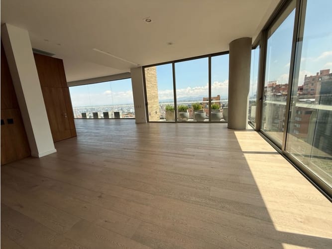 Apartamento de 3 alcobas en venta en Los Rosales, Bogotá, 380 m² · foto 19 de 21