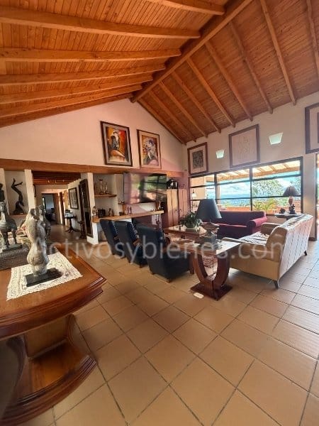 Finca en venta en La Ceja, 10000 m² · foto 3 de 12