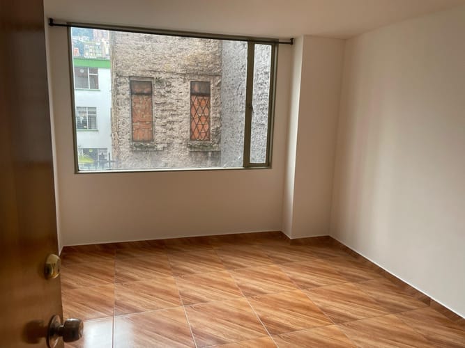 Apartamento de 2 alcobas en venta en Chapinero, Bogotá, 57 m² · foto 2 de 18