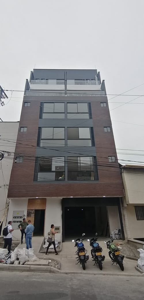 Local en arriendo en Simon Bolivar, Medellín, 153 m² · foto 2 de 12