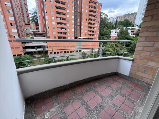 Apartamento de 3 alcobas en venta en Loma Del Indio, Sabaneta, 100 m² · foto 2 de 24