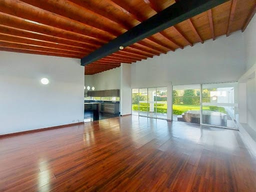 Casa de 4 alcobas en venta en Llano Grande, Rionegro, 1550 m² · foto 2 de 24