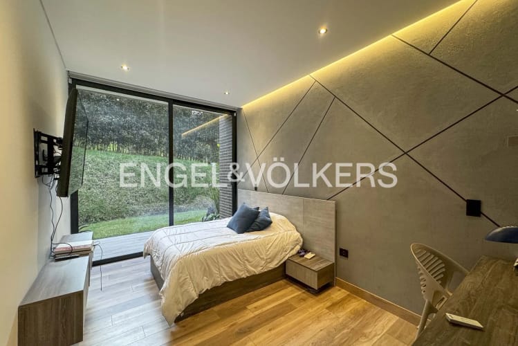 Casa de 4 alcobas en venta en Las Palmas, Medellín, 396 m² · foto 13 de 17