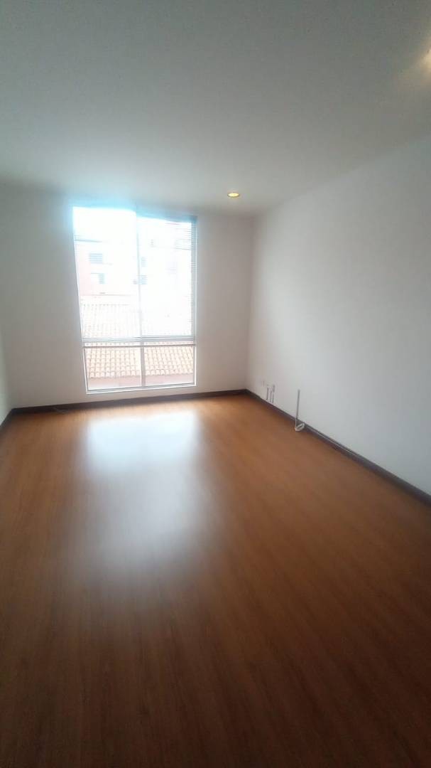 Apartamento en venta en Cedritos, Bogotá · foto 3 de 19