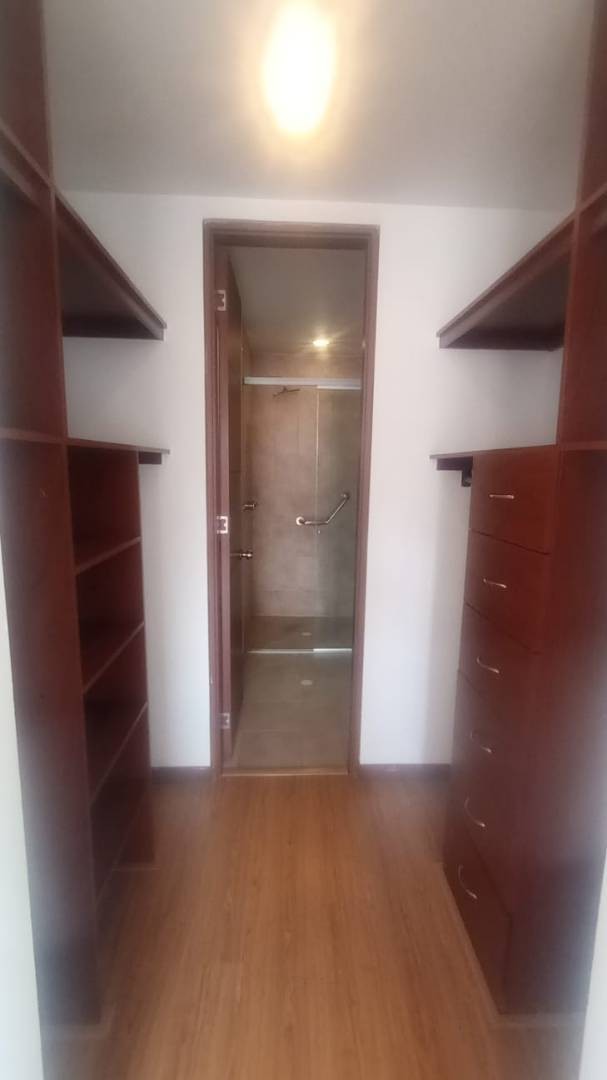 Apartamento en venta en Cedritos, Bogotá · foto 8 de 19