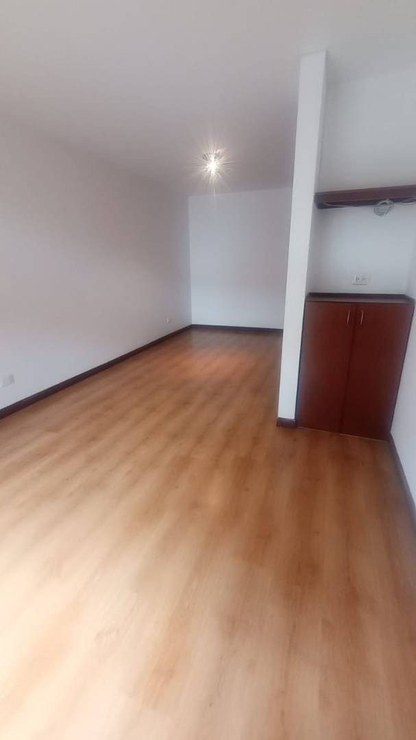 Apartamento en venta en Cedritos, Bogotá · foto 10 de 19