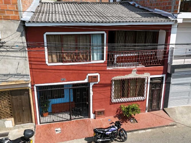 Casa de 6 alcobas en venta en La Floresta, Cali, 250 m² · foto 2 de 19