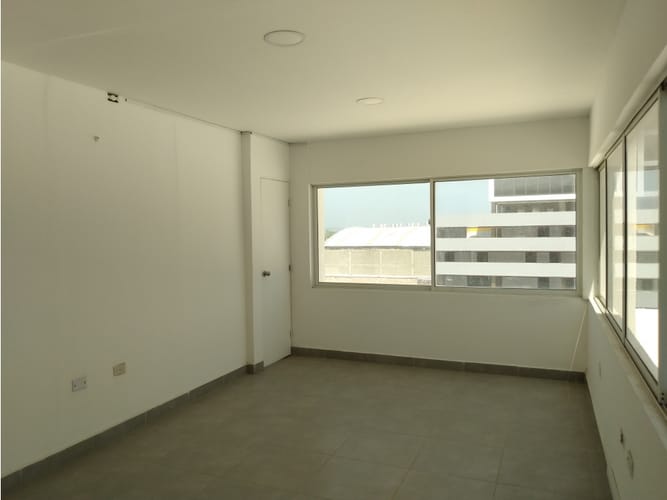 Oficina en arriendo en El Bosque, Cartagena, 17 m² · foto 2 de 8