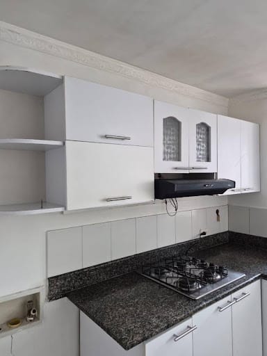 Apartamento de 3 alcobas en arriendo en Loma De Los Bernal, Medellín, 140 m² · foto 18 de 24