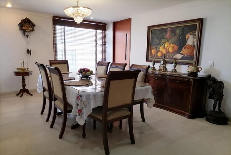 Apartamento de 4 alcobas en venta en La Carolina, Bogotá, 284 m² · foto 2 de 16