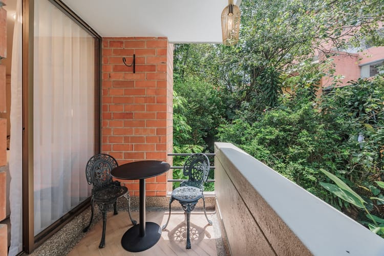 Apartamento de 1 alcoba en venta en El Poblado, Medellín, 53 m² · foto 11 de 12