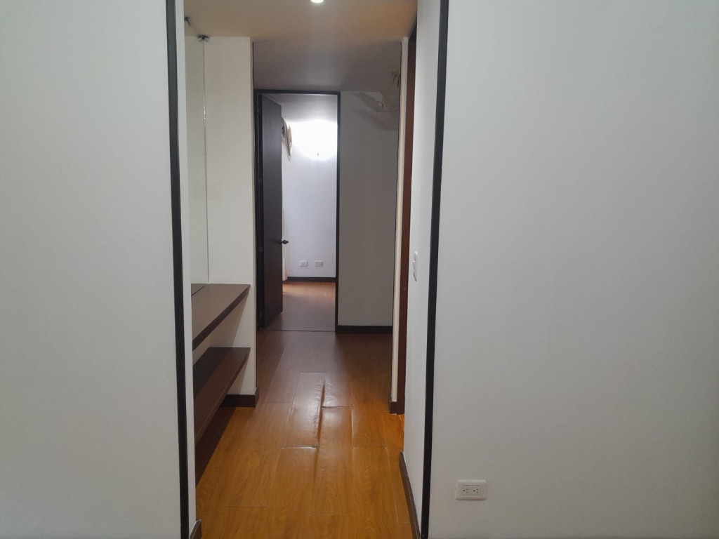Apartamento en venta en El Redil, Bogotá · foto 3 de 24