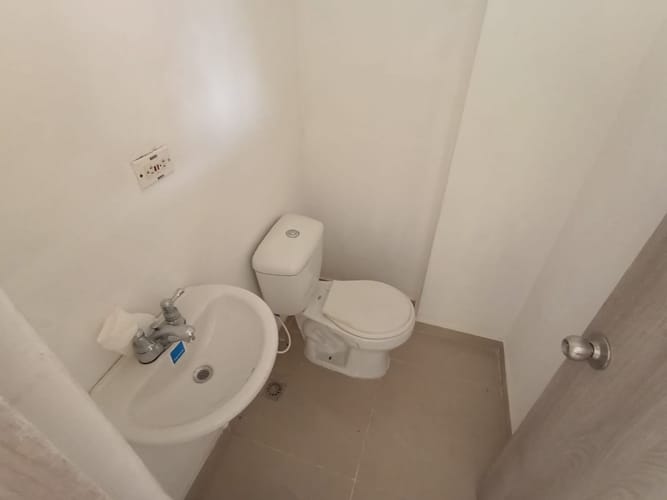 Local en arriendo en La America, Medellín, 18 m² · foto 11 de 11