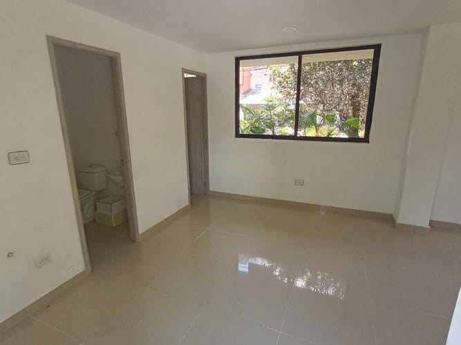 Local en arriendo en La America, Medellín, 18 m² · foto 5 de 11