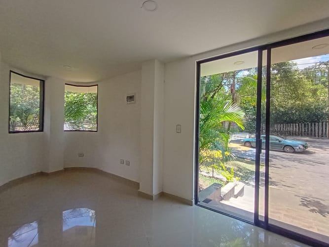 Local en arriendo en La America, Medellín, 18 m² · foto 9 de 11