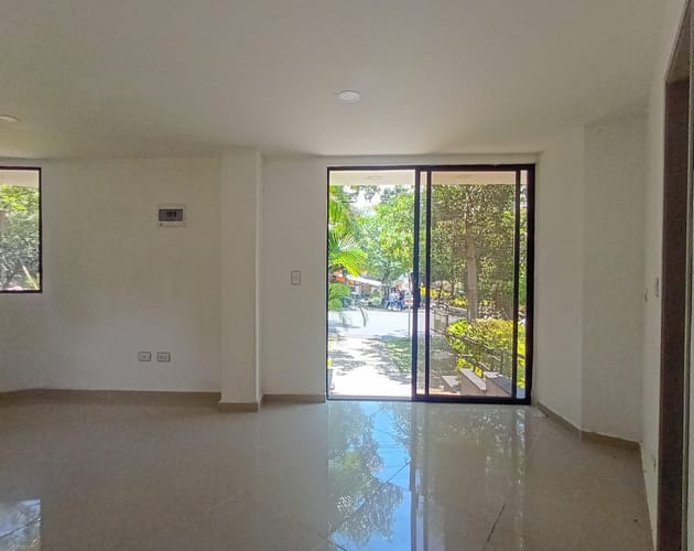 Local en arriendo en La America, Medellín, 18 m² · foto 8 de 11