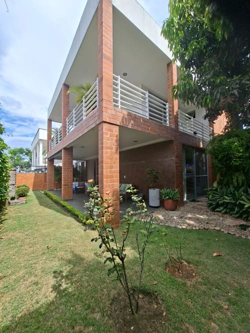 Casa de 4 alcobas en venta en Pance, Cali, 310 m² · foto 2 de 24