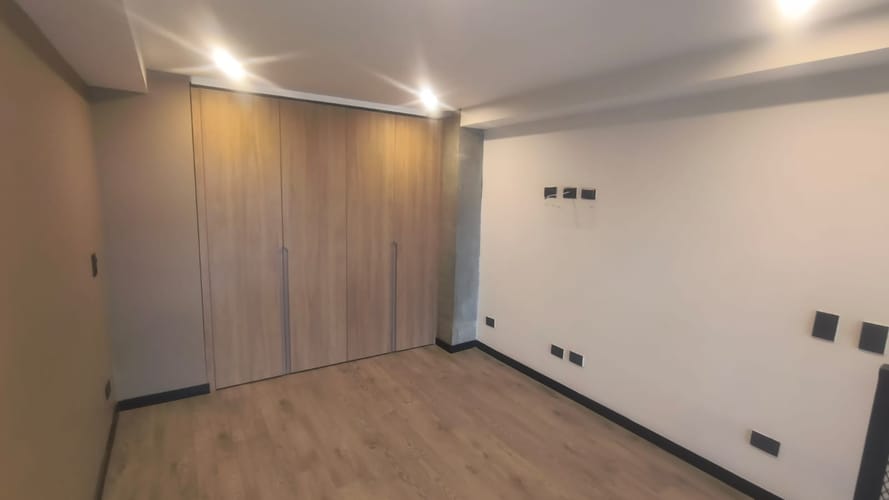 Apartamento de 1 alcoba en venta en Polo Club, Bogotá, 30 m² · foto 7 de 9