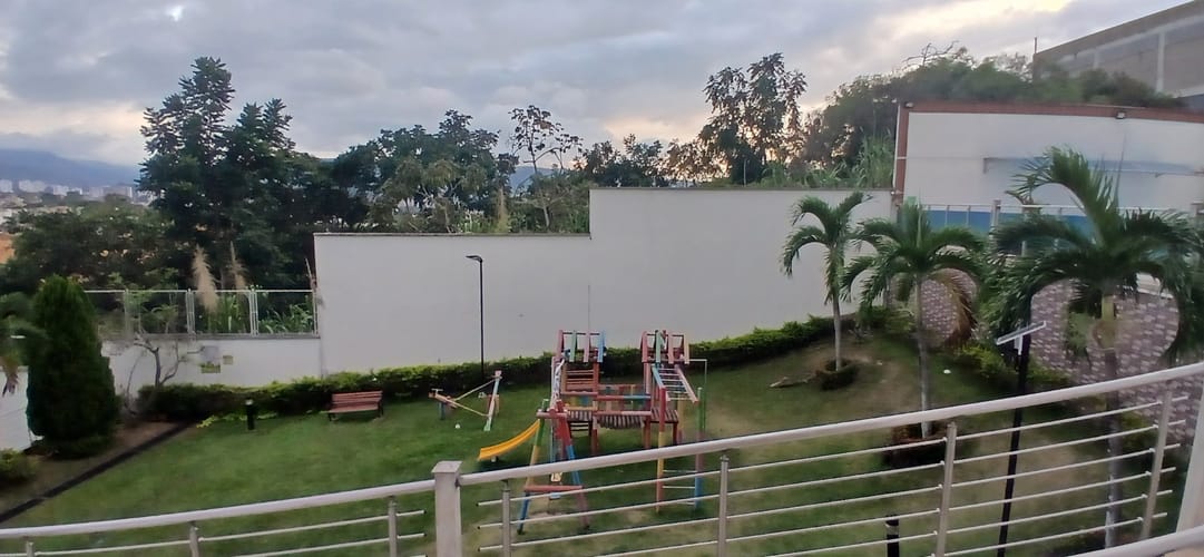 Apartamento de 3 alcobas en venta en Urbanizacion Torres De Madeira, Floridablanca, 78 m² · foto 8 de 18