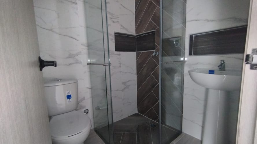 Apartamento de 3 alcobas en arriendo en El Poblado, Girón, 58 m² · foto 22 de 24