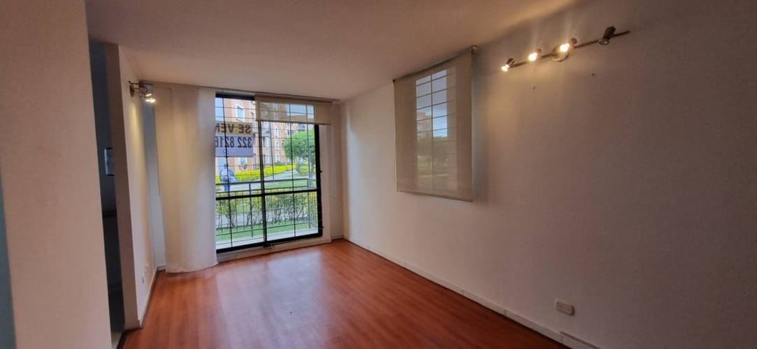 Apartamento de 2 alcobas en venta en Hacienda Madrid El Prado, Madrid, 47 m² · foto 2 de 12