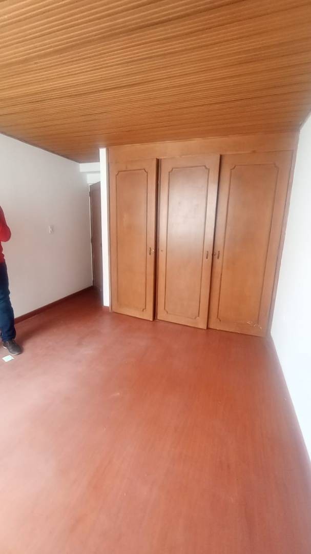 Casa en venta en Cedritos, Bogotá · foto 3 de 19