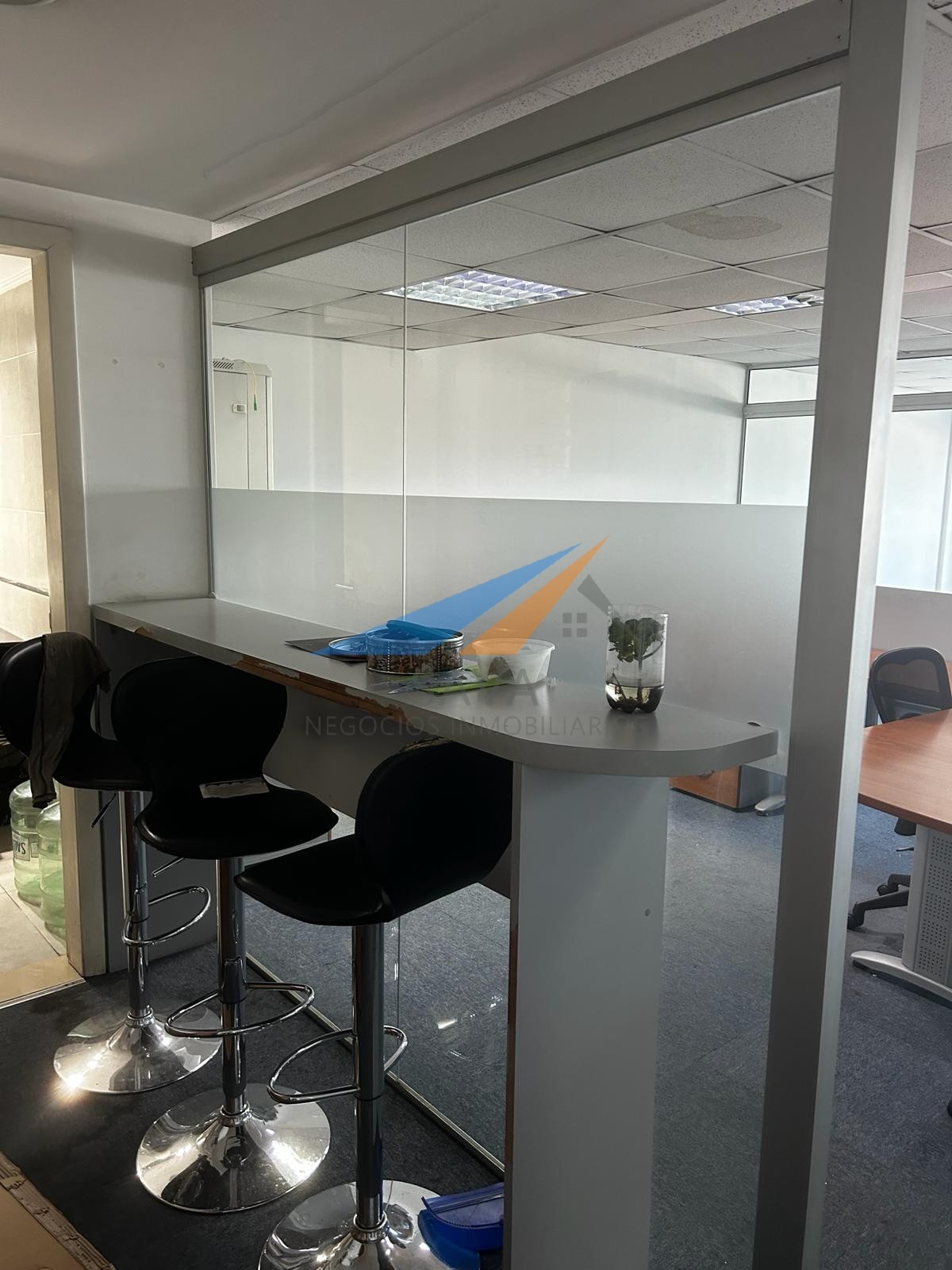 Alquiler Oficina 80M² Amueblada y Equipada en Ciudad Vieja! Edificio Imperium Building · Foto 10