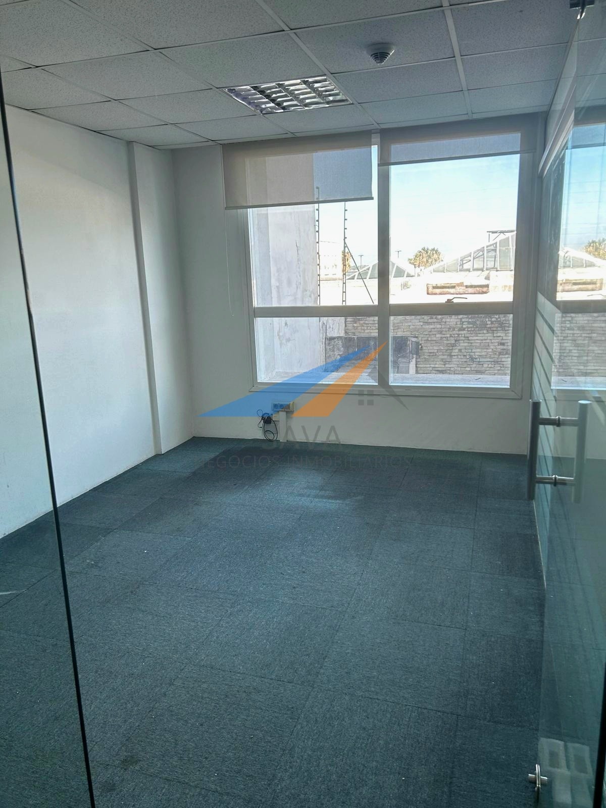Alquiler Oficina 80M² Amueblada y Equipada en Ciudad Vieja! Edificio Imperium Building · Foto 7